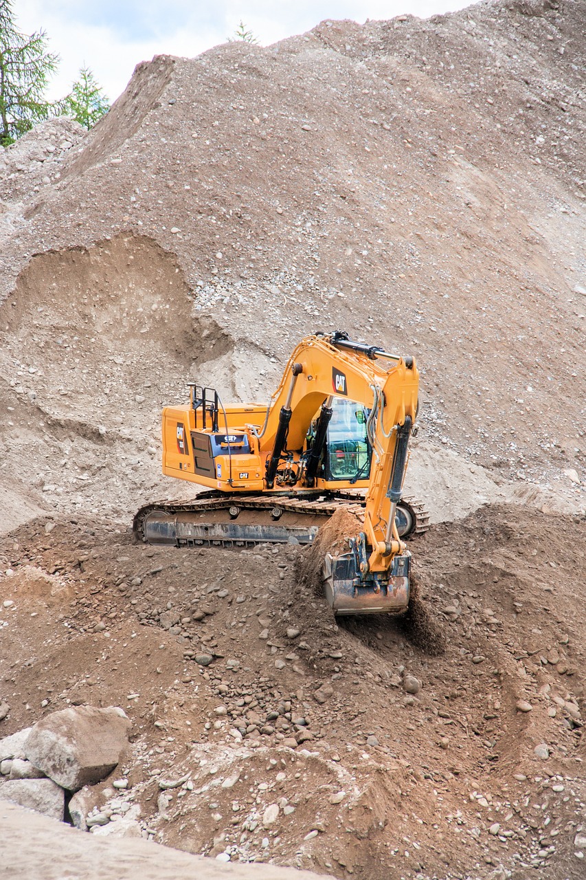 excavators, mountain, debris-5426906.jpg